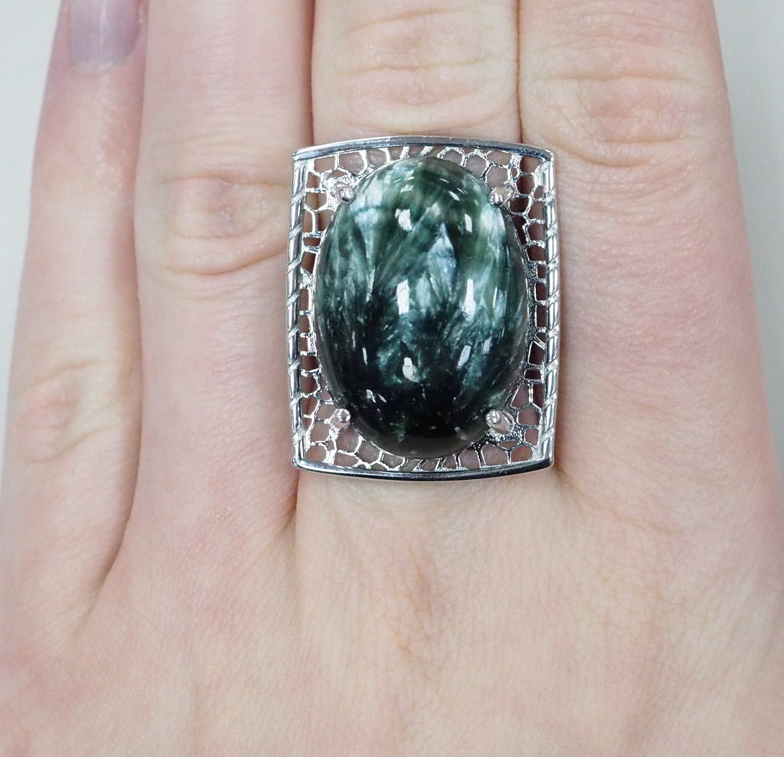 Серебряное кольцо с серафинитом